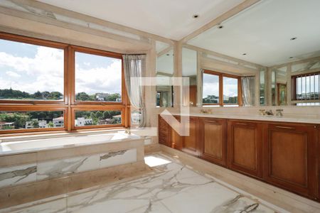 Casa à venda com 1200m², 4 quartos e 5 vagasBanheiro da Suíte 3