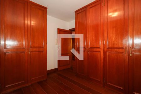 Casa à venda com 1200m², 4 quartos e 5 vagasSuíte 1