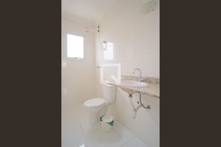 Casa de condomínio à venda com 107m², 3 quartos e 2 vagasBanheiro da Suíte 1