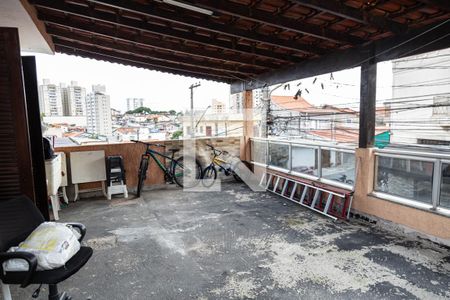 Casa à venda com 230m², 4 quartos e 2 vagas Casa à venda com 230m², 4 quartos e 2 vagasTerraço