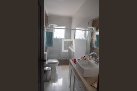 Casa à venda com 230m², 4 quartos e 2 vagas Casa à venda com 230m², 4 quartos e 2 vagasBanheiro 2