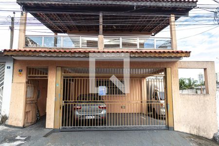 Casa à venda com 230m², 4 quartos e 2 vagas Casa à venda com 230m², 4 quartos e 2 vagasFachada