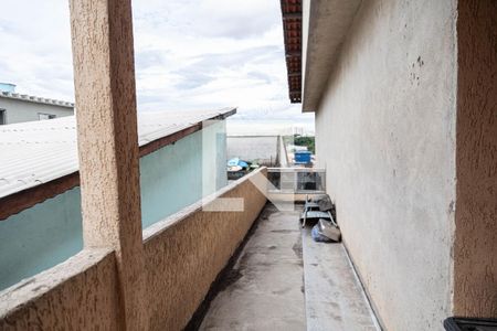 Casa à venda com 230m², 4 quartos e 2 vagas Casa à venda com 230m², 4 quartos e 2 vagasvaranda