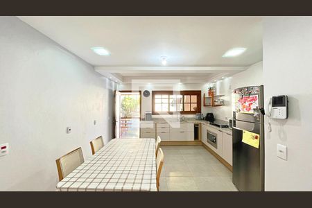 Casa à venda com 294m², 3 quartos e 4 vagas