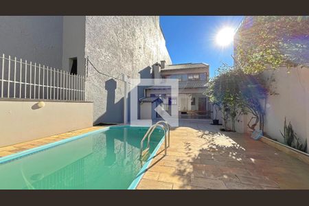 Casa à venda com 294m², 3 quartos e 4 vagas