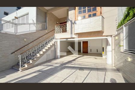 Casa à venda com 294m², 3 quartos e 4 vagas