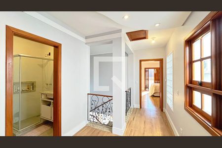 Casa à venda com 294m², 3 quartos e 4 vagas