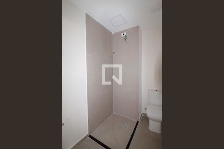 Banheiro de apartamento à venda com 1 quarto, 32m² em Vila Madalena, São Paulo