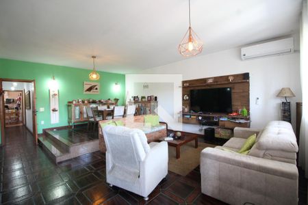 Sala de casa à venda com 4 quartos, 224m² em Taquara, Rio de Janeiro