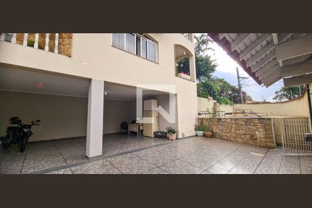 Casa à venda com 330m², 4 quartos e 6 vagasGaragem Principal