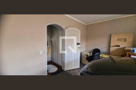 Casa à venda com 330m², 4 quartos e 6 vagasEntrada da Casa 2