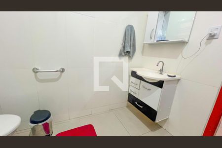 Casa à venda com 160m², 4 quartos e 1 vaga Casa à venda com 160m², 4 quartos e 1 vagaBanheiro