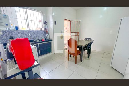Casa à venda com 160m², 4 quartos e 1 vaga Casa à venda com 160m², 4 quartos e 1 vagaCozinha
