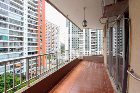 Apartamento à venda com 100m², 3 quartos e 1 vagaVaranda