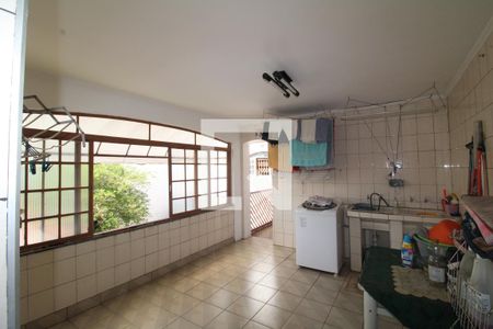 Casa à venda com 260m², 5 quartos e 8 vagasÁrea de Serviço
