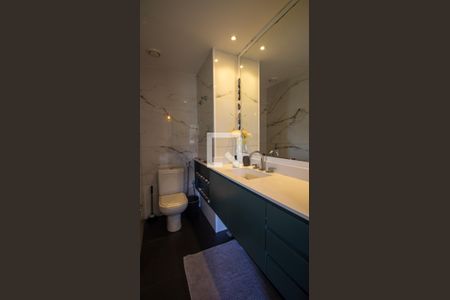 Apartamento para alugar com 175m², 3 quartos e 3 vagasBanheiro da Suíte 2