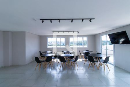 Apartamento para alugar com 45m², 2 quartos e 1 vaga Apartamento para alugar com 45m², 2 quartos e 1 vagaÁrea comum - Salão de festas