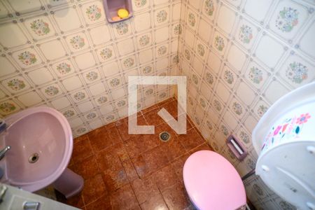 Casa à venda com 276m², 2 quartos e 2 vagas Casa à venda com 276m², 2 quartos e 2 vagasBanheiro de Serviço