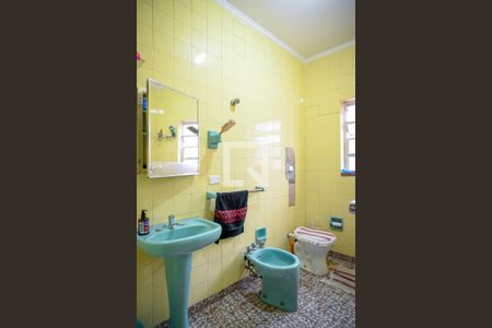 Casa à venda com 276m², 2 quartos e 2 vagas Casa à venda com 276m², 2 quartos e 2 vagasBanheiro