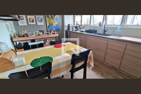 Apartamento à venda com 222m², 4 quartos e 2 vagasCozinha