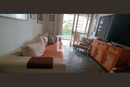 Apartamento à venda com 222m², 4 quartos e 2 vagasSala de TV