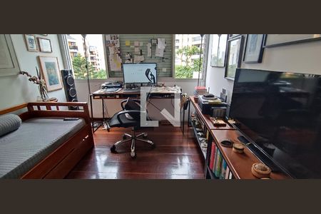 Apartamento à venda com 222m², 4 quartos e 2 vagasEscritório