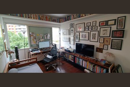 Apartamento à venda com 222m², 4 quartos e 2 vagasEscritório