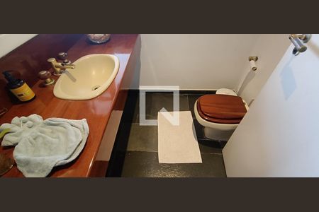 Apartamento à venda com 222m², 4 quartos e 2 vagasBanheiro Social