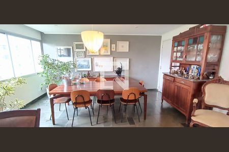 Apartamento à venda com 222m², 4 quartos e 2 vagasSala