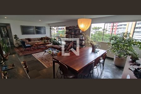 Apartamento à venda com 222m², 4 quartos e 2 vagasSala