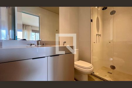 Apartamento para alugar com 71m², 2 quartos e 1 vaga Apartamento para alugar com 71m², 2 quartos e 1 vagaBanheiro da Suíte