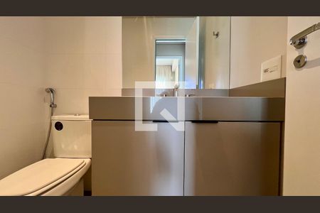 Apartamento para alugar com 71m², 2 quartos e 1 vaga Apartamento para alugar com 71m², 2 quartos e 1 vagaBanheiro