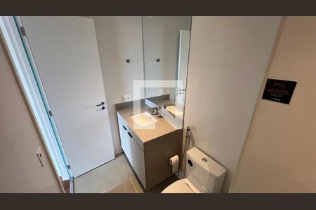 Apartamento para alugar com 71m², 2 quartos e 1 vaga Apartamento para alugar com 71m², 2 quartos e 1 vagaBanheiro da Suíte