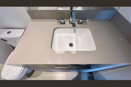 Apartamento para alugar com 71m², 2 quartos e 1 vaga Apartamento para alugar com 71m², 2 quartos e 1 vagaBanheiro