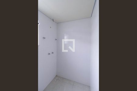 Casa à venda com 133m², 2 quartos e 1 vaga Casa à venda com 133m², 2 quartos e 1 vagaBanheiro social