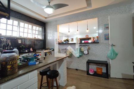 Casa de condomínio à venda com 275m², 3 quartos e 2 vagasCozinha - Armários