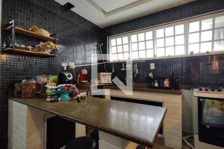 Casa de condomínio à venda com 275m², 3 quartos e 2 vagasCozinha - Armários