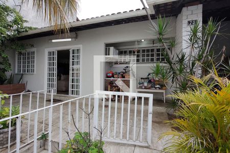 Casa de condomínio à venda com 275m², 3 quartos e 2 vagasFachada