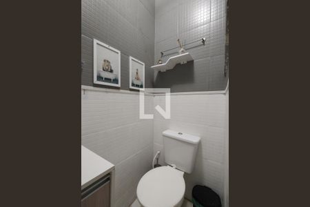 Casa de condomínio à venda com 275m², 3 quartos e 2 vagasLavabo