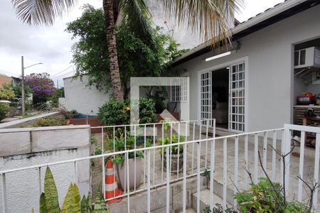 Casa de condomínio à venda com 275m², 3 quartos e 2 vagasQuintal