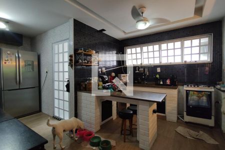 Casa de condomínio à venda com 275m², 3 quartos e 2 vagasCozinha - Armários