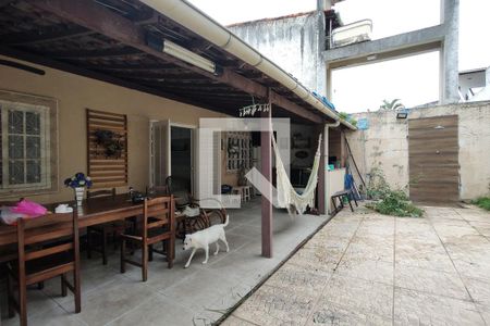Casa de condomínio à venda com 275m², 3 quartos e 2 vagasQuintal