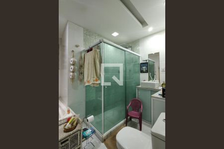 Casa de condomínio à venda com 275m², 3 quartos e 2 vagasBanheiro Social