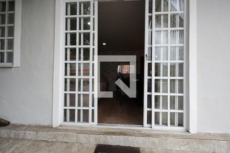 Casa de condomínio à venda com 275m², 3 quartos e 2 vagasFachada