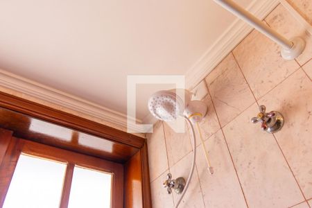 Casa de condomínio para alugar com 454m², 8 quartos e 6 vagas Casa de condomínio para alugar com 454m², 8 quartos e 6 vagasBanheiro da Suíte 1