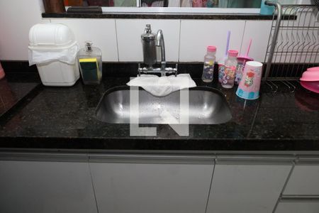 Casa de condomínio à venda com 101m², 2 quartos e 2 vagasCozinha