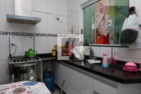 Casa de condomínio à venda com 101m², 2 quartos e 2 vagasCozinha