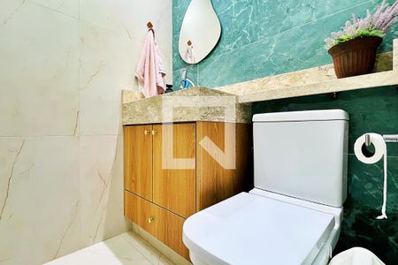 Apartamento à venda com 62m², 2 quartos e 1 vaga Apartamento à venda com 62m², 2 quartos e 1 vagaBanheiro