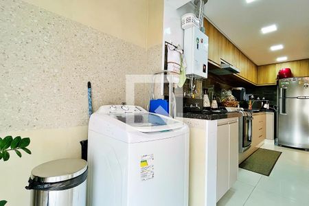 Apartamento à venda com 62m², 2 quartos e 1 vaga Apartamento à venda com 62m², 2 quartos e 1 vagaCozinha e Área de Serviço