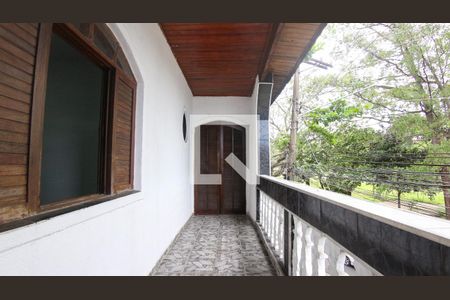 Casa à venda com 250m², 1 quarto e 2 vagas Casa à venda com 250m², 1 quarto e 2 vagasVaranda